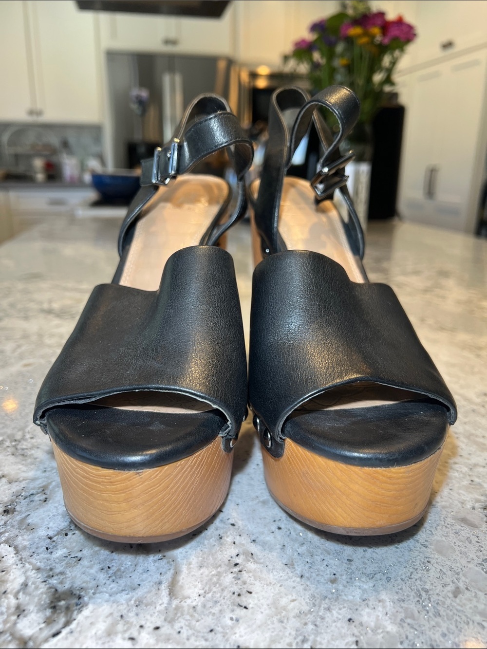 Gianni Bini Meri-Cana Studded Black Leather Wood Platform Sandals 7.5 EUC - Picture 3 of 12